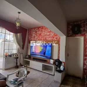 Casa com 6 Quartos à venda, 360m² no São José, Montes Claros