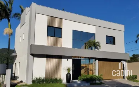 Casa com 4 Quartos à venda, 250m² no Barra, Balneário Camboriú