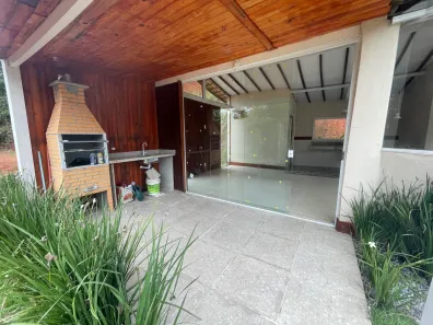 Casa com 3 Quartos para alugar, 100m² no Itaipava, Petrópolis