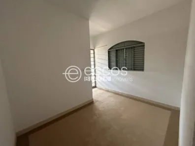 Casa com 4 Quartos à venda, 218m² no Planalto, Uberlândia