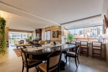 Apartamento com 4 Quartos à venda, 240m² no Bela Vista, Porto Alegre