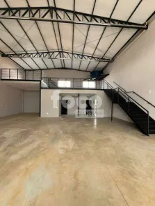 Galpão/Depósito/Armazém para alugar, 360m² no Santa Mônica, Uberlândia