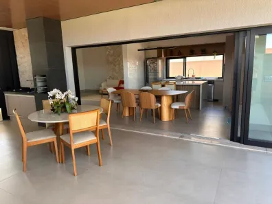 Casa de Condomínio com 4 Quartos à venda, 195m² no Jardins Nápoles, Senador Canedo