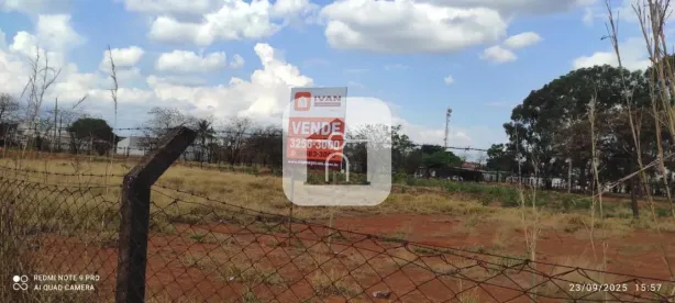 Lote/Terreno à venda, 2353m² no Conjunto Alvorada, Uberlândia