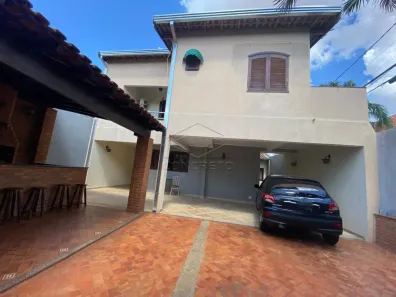 Sobrado com 3 Quartos à venda, 202m² no Vila São João da Boa Vista, Bauru