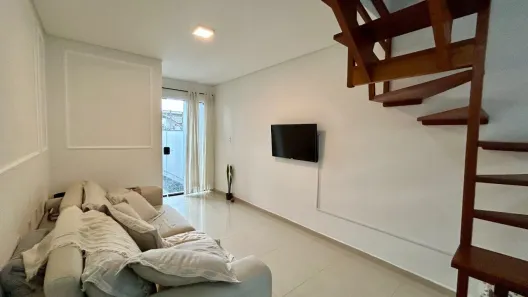 Sobrado com 2 Quartos à venda, 56m² no Aventureiro, Joinville