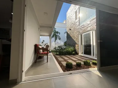 Casa com 3 Quartos à venda, 280m² no Rio Tavares, Florianópolis