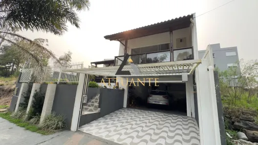 Casa com 3 Quartos à venda, 210m² no Desvio Rizzo, Caxias do Sul