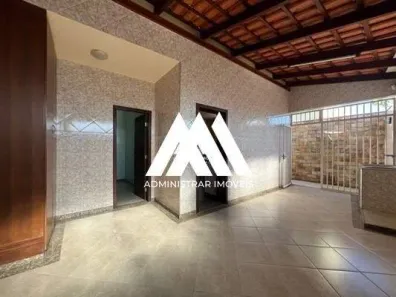 Casa com 4 Quartos à venda, 240m² no Centro, Itaúna