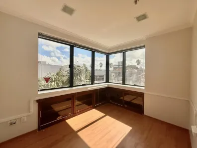 Sala Comercial com 1 Quarto à venda, 46m² no Petrópolis, Porto Alegre