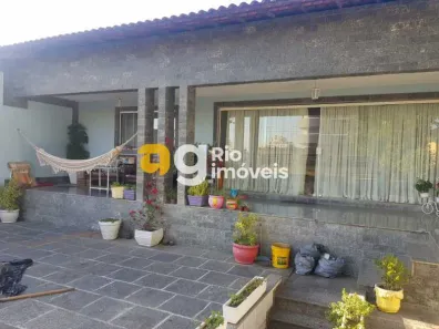 Casa com 4 Quartos à venda, 287m² no Vila Valqueire, Rio de Janeiro