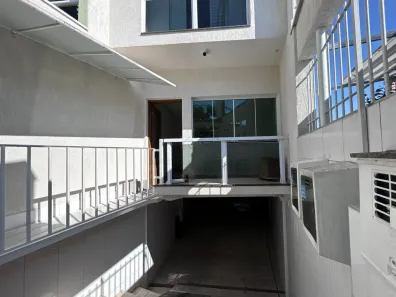 Sobrado com 3 Quartos para alugar, 240m² no Jardim Cristiane, Santo André