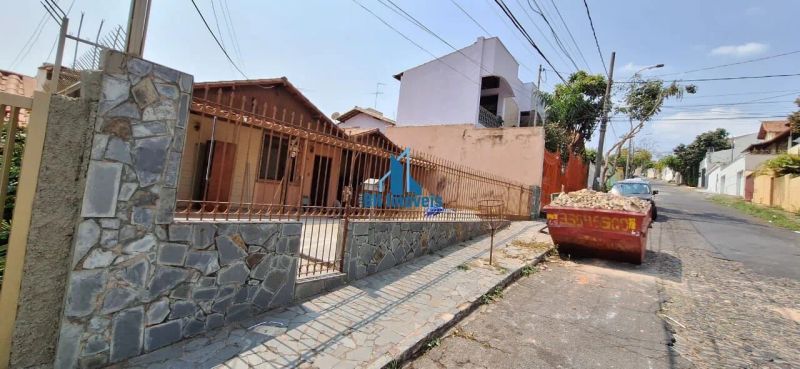 Casa com 3 quartos — Alípio de Melo, Belo Horizonte