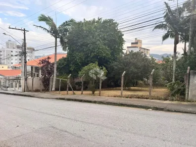 Lote/Terreno à venda, 599m² no Barreiros, São José