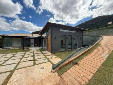 Casa com 3 Quartos à venda, 201m² no Pedro do Rio, Petrópolis
