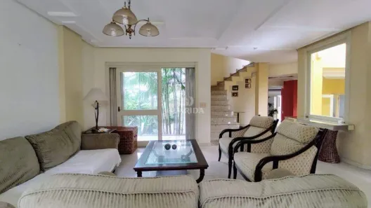 Casa com 5 Quartos para alugar, 600m² no Teresópolis, Porto Alegre