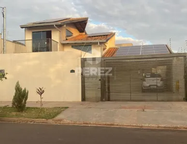 Sobrado com 3 Quartos à venda, 207m² no Parque Residencial Rita Vieira, Campo Grande