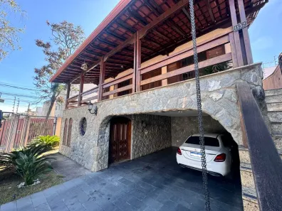Casa com 4 Quartos à venda, 1100m² no Três Barras, Contagem