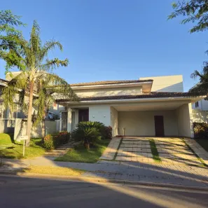 Casa com 3 Quartos para alugar, 350m² no Jardim Itália, Cuiabá