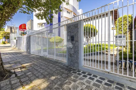 Sobrado com 3 Quartos à venda, 302m² no São Francisco, Curitiba