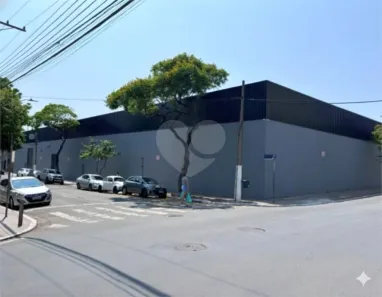 Galpão/Depósito/Armazém à venda, 3300m² no Cambuci, São Paulo