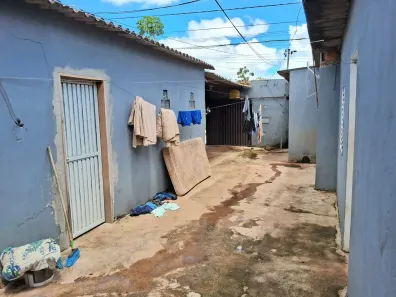 Casa com 10 Quartos à venda, 200m² no Arapoanga, Brasília