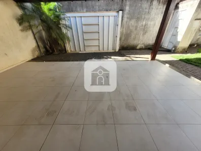 Casa com 3 Quartos para alugar, 200m² no Segismundo Pereira, Uberlândia