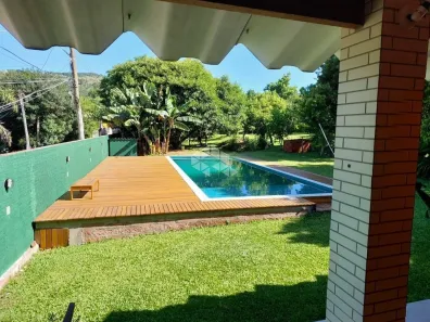 Casa com 3 Quartos à venda, 300m² no Vila Nova, Porto Alegre