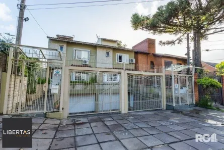 Casa com 3 Quartos à venda, 343m² no Chácara das Pedras, Porto Alegre