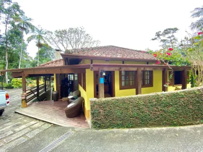 Casa de Condomínio com 4 Quartos à venda, 262m² no Parque São Clemente, Nova Friburgo