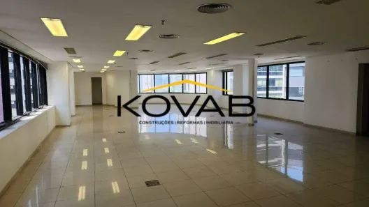 Sala Comercial para alugar, 223m² no Cidade Monções, São Paulo