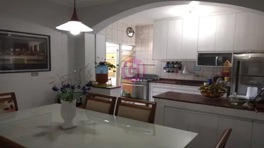 Sobrado com 3 Quartos à venda, 175m² no Jardim Paraíba, Jacareí