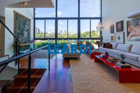 Casa com 3 Quartos à venda, 320m² no Pacaembu, São Paulo