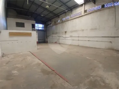 Galpão/Depósito/Armazém para alugar, 250m² no Jardim São Jorge (Raposo Tavares), São Paulo
