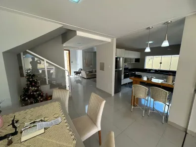 Sobrado com 4 Quartos à venda, 300m² no Condomínio Belvedere, Cuiabá
