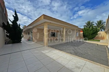 Casa com 3 Quartos à venda, 249m² no Estância Balneária Maria Helena Novaes, Peruíbe