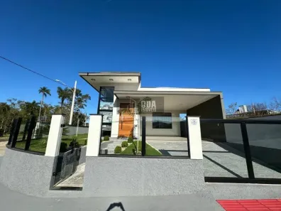 Casa com 3 Quartos à venda, 256m² no Forquilhinha, São José