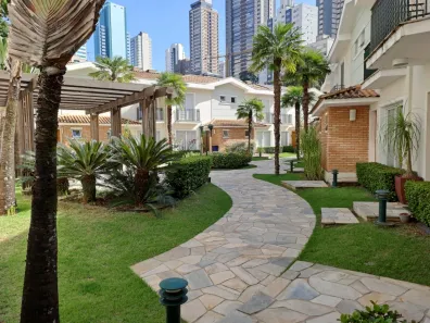 Casa de Condomínio com 3 Quartos à venda, 295m² no Aclimação, São Paulo