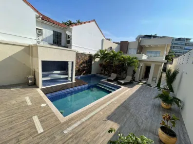 Casa com 5 Quartos à venda, 550m² no Passagem, Cabo Frio