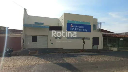 Prédio Comercial para alugar, 250m² no Osvaldo Rezende, Uberlândia