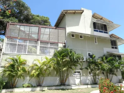 Casa com 4 Quartos à venda, 300m² no Pituaçu, Salvador