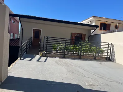 Casa com 4 Quartos para alugar, 340m² no Bairro das Palmeiras, Campinas
