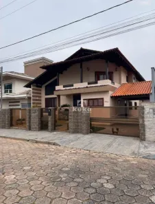 Casa com 3 Quartos para alugar, 300m² no Barra do Rio Cerro, Jaraguá do Sul