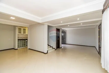 Sobrado com 3 Quartos à venda, 190m² no Cidade Jardim, São José dos Pinhais