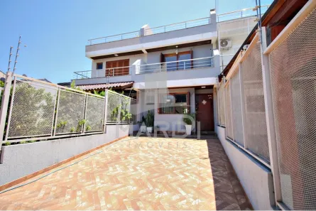 Casa com 3 Quartos à venda, 152m² no Guarujá, Porto Alegre