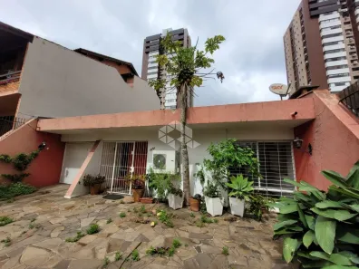 Casa com 3 Quartos à venda, 215m² no Chácara das Pedras, Porto Alegre