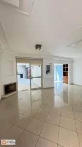 Casa com 3 Quartos para alugar, 170m² no Tamboré, Santana de Parnaíba