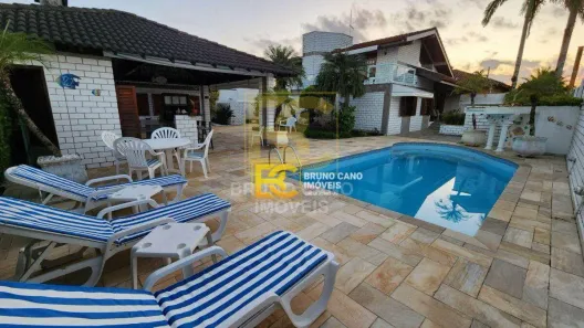 Sobrado com 4 Quartos à venda, 284m² no Parque Turistico, Peruíbe