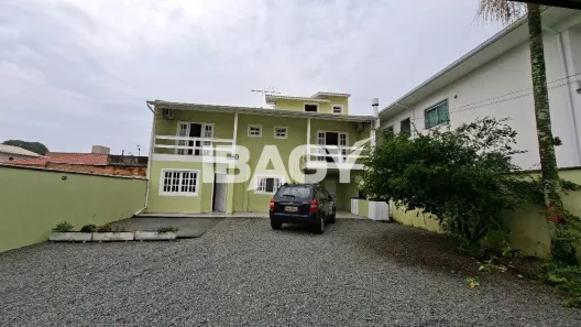 Casa com 3 Quartos para alugar, 150m² no Ponte do Imaruim, Palhoça