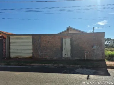 Casa com 2 Quartos à venda, 180m² no Bela Vista, Monte Alegre de Minas